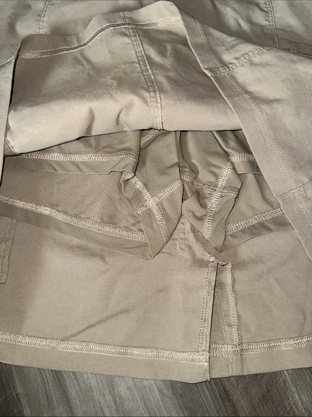 Duluth Trading Co. 16 skirt skort womens casual travel tan khaki Athleisure